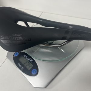 Sillín SAN MARCO shortfit wide 155 mm railes silicio