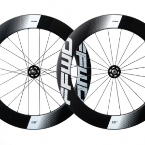 FFWD juego RYOT 77 para pista